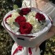 ️стильный букет гортензия и алая роза bloom room