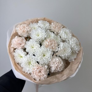 персиковый букет bloom room хризантема и диантус