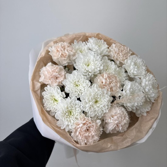 персиковый букет bloom room хризантема и диантус