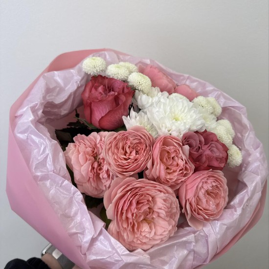 яркий букет bloom room хризантема и роза