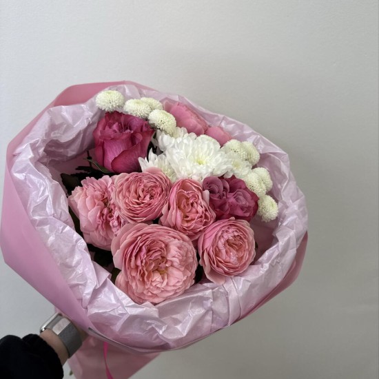 яркий букет bloom room хризантема и роза