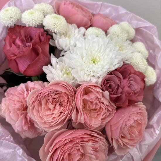 яркий букет bloom room хризантема и роза