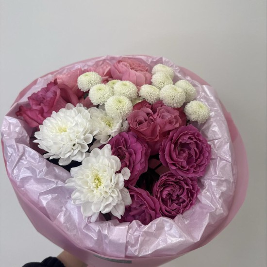 яркий букет bloom room роза и хризантема