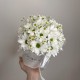 светлая композиция с ромашкой bloom room