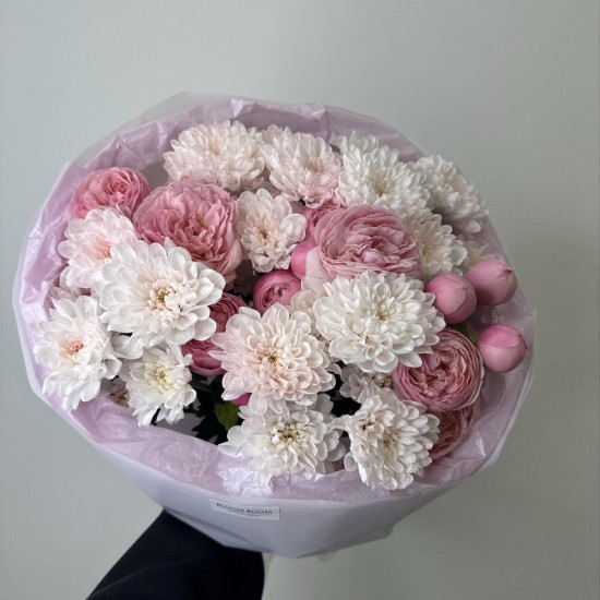 пышный букет bloom room хризантема и роза