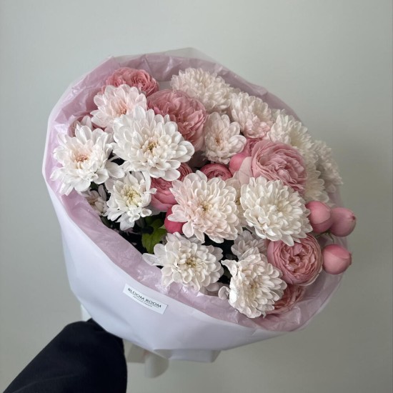 пышный букет bloom room хризантема и роза