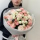 Букет в нежной гамме с пионовидными кустовыми розами, хризантемами и диантусами