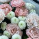 Букет в нежной гамме с пионовидными кустовыми розами, хризантемами и диантусами