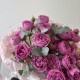 яркий букет с пионовидной розой и милым оформлением bloom room