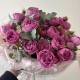яркий букет с пионовидной розой и милым оформлением bloom room