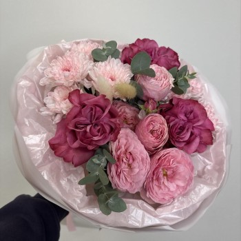 авторский букет bloom room роза и хризантема