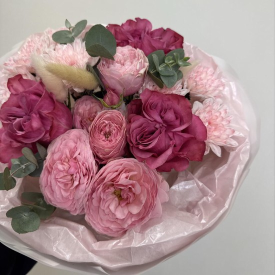 авторский букет bloom room роза и хризантема