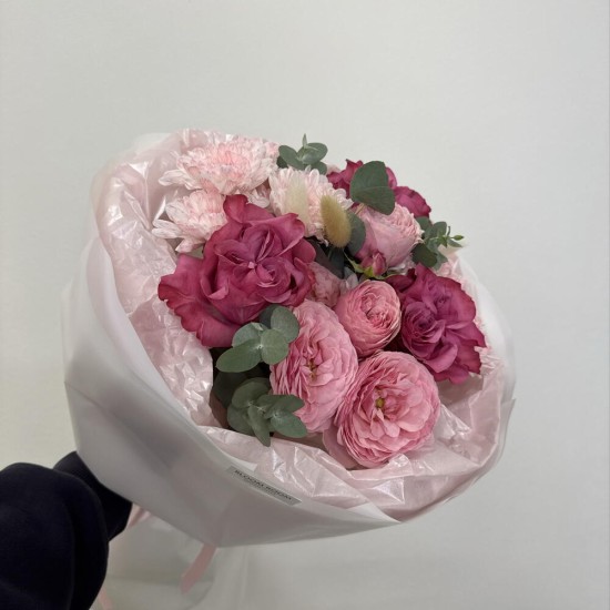 авторский букет bloom room роза и хризантема