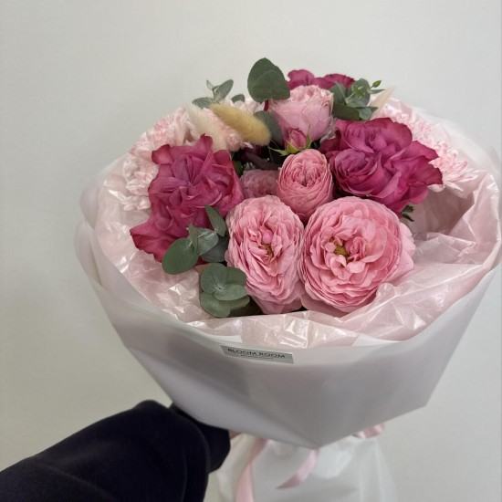 авторский букет bloom room роза и хризантема