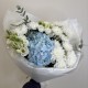 букет бабочка с гортензией и хризантемой bloom room