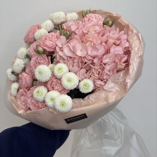 wow букет bloom room гортензия,роза и хризантема