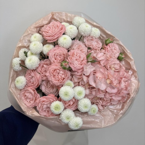 wow букет bloom room гортензия,роза и хризантема