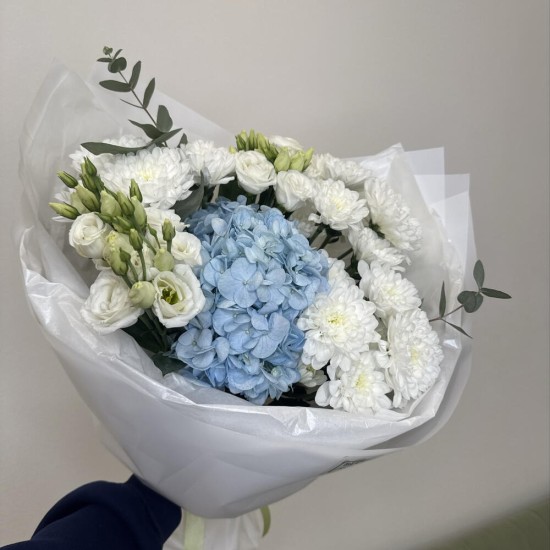 необычный букет bloom room гортензия,эустома,хризантема