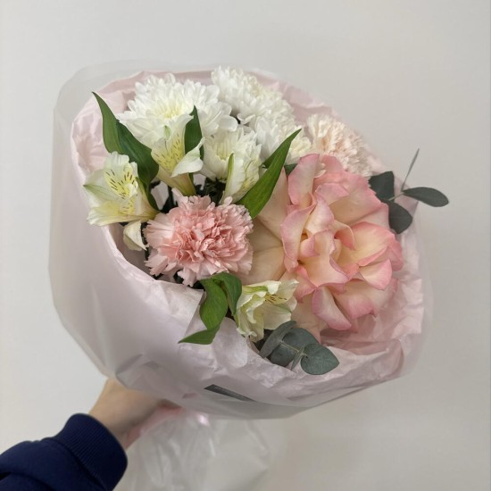 букет без повода bloom room роза,хризантема,диантус