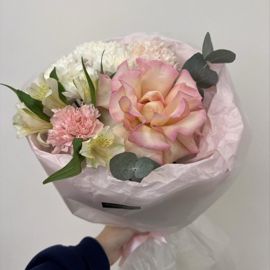 букет без повода bloom room роза,хризантема,диантус
