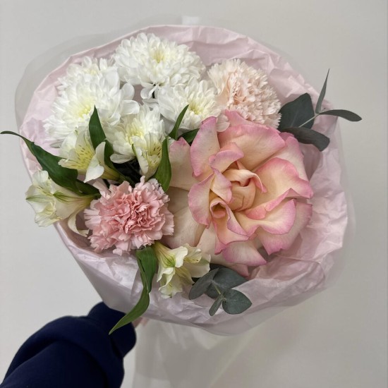 букет без повода bloom room роза,хризантема,диантус
