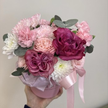 композиция без повода bloom room роза хризантема и диантус