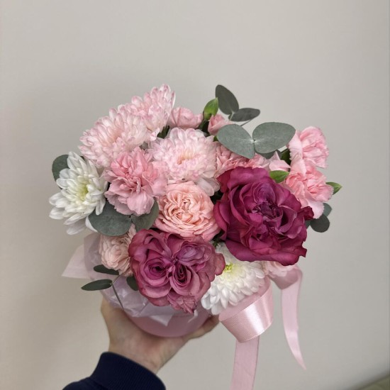 композиция без повода bloom room роза хризантема и диантус