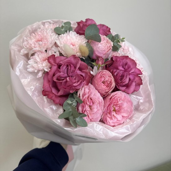 яркий букет  bloom room розы ,хризантемы