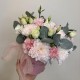 милая коробочка bloom room хризантема,эустома и диантус