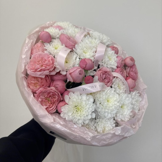 шикарный букет bloom room роза и хризантема