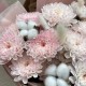 Нежный букет-комплимент из хризантем и сухоцветов с доставкой по Екатеринбургу