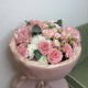 Розовый букет с французскими розами, кустовыми розами, хризантемами и эвкалиптом с доставкой по Екатеринбургу