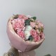 Розовый букет с французскими розами, кустовыми розами, хризантемами и эвкалиптом с доставкой по Екатеринбургу