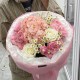 Яркий букет из гортензии, кустовых роз, ромашек и белых роз с доставкой по Екатеринбургу