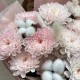 Нежный букет-комплимент из хризантем и сухоцветов с доставкой по Екатеринбургу