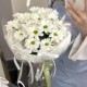 Букет-комплимент их хризантем с доставкой по Екатеринбургу